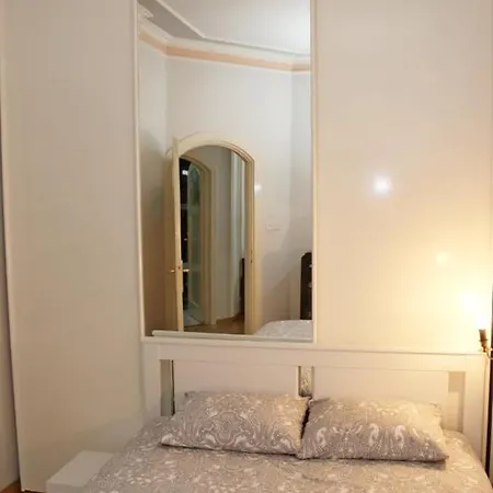 Elite House